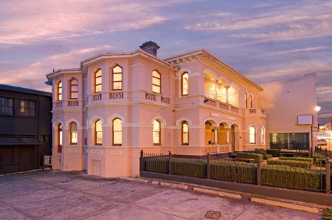 Roxburgh House Apartments - Kawana Tourism 10