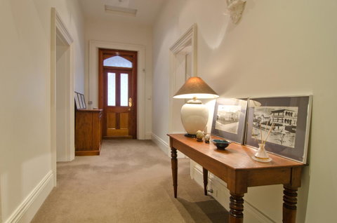 Roxburgh House Apartments - Kawana Tourism 16