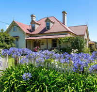 Cambridge House Bed  Breakfast - Kawana Tourism