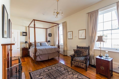 Grand Old Duke - Kawana Tourism 27
