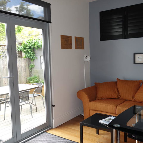 Patersonia Cottage - Kawana Tourism 1