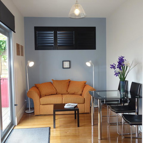 Patersonia Cottage - Kawana Tourism 2