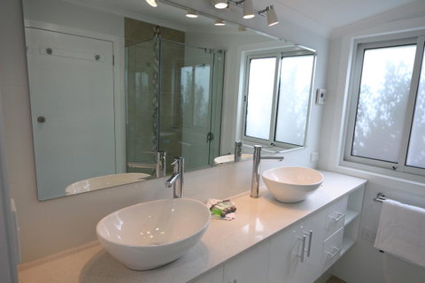 Moonah Central Apartments - Kawana Tourism 4
