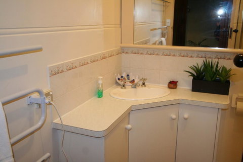 Moonah Central Apartments - Kawana Tourism 1