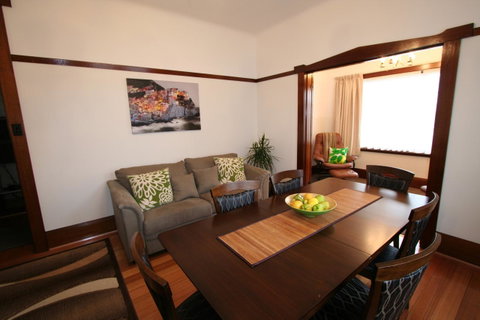 Moonah Central Apartments - Kawana Tourism 19