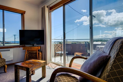 Ulverstone Boutique Accomodation - Kawana Tourism 14