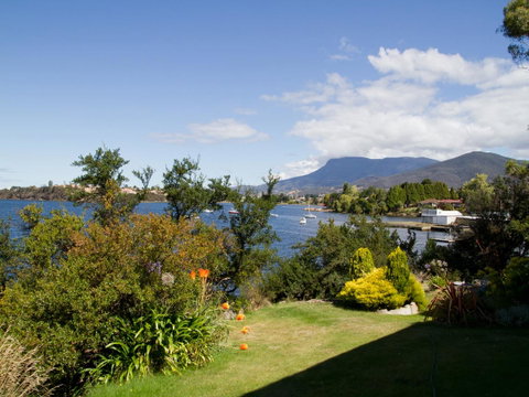 Derwent Retreat - Kawana Tourism 22