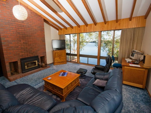 Derwent Retreat - Kawana Tourism 10