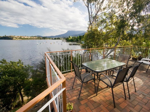 Derwent Retreat - Kawana Tourism 18