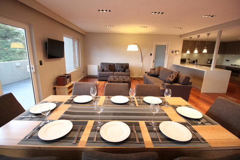 Sunny 3 Bedroom Apartment In Sandy Bay - Kawana Tourism 7