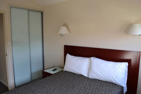 Lufra Hotel And Apartments - Kawana Tourism 7