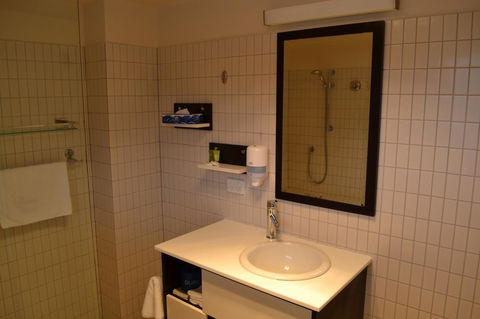 Lufra Hotel And Apartments - Kawana Tourism 24
