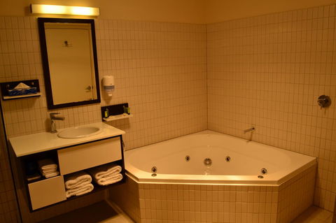 Lufra Hotel And Apartments - Kawana Tourism 13