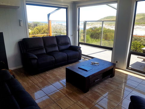 Ocean View Cottage - Kawana Tourism 1