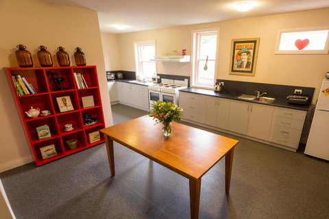 Montacute Boutique Bunkhouse - Kawana Tourism 7