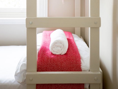 Montacute Boutique Bunkhouse - Kawana Tourism 13