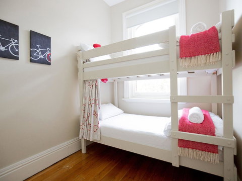 Montacute Boutique Bunkhouse - Kawana Tourism 5