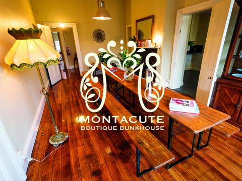 Montacute Boutique Bunkhouse - Kawana Tourism 0