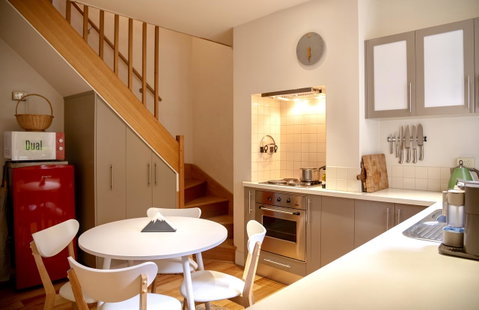 Lotus Gogh Apartment - Kawana Tourism 8