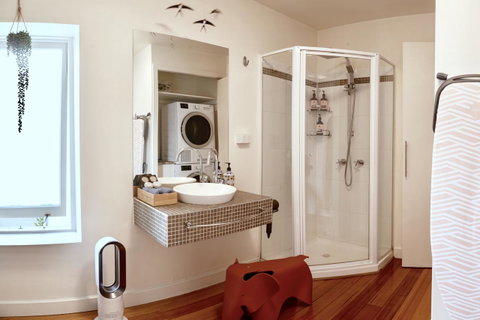 Lotus Gogh Apartment - Kawana Tourism 24