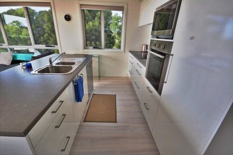 55 On Henry Street - Kawana Tourism 5