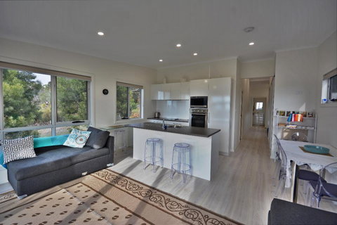 55 On Henry Street - Kawana Tourism 4