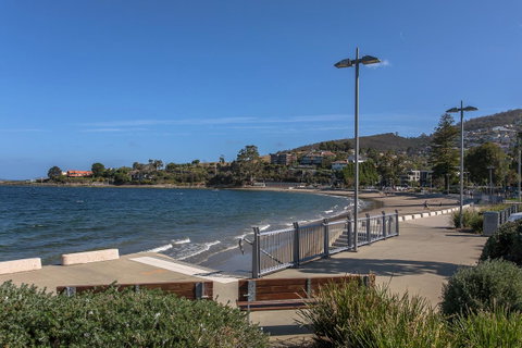 Sunrise On The Bay - Kawana Tourism 19
