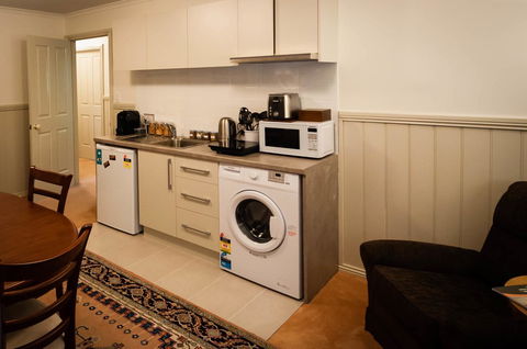 Maria Views Bed & Breakfast - Kawana Tourism 24