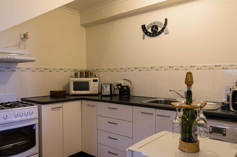 Maria Views Bed & Breakfast - Kawana Tourism 15