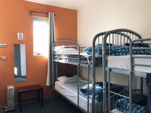 The Nook Backpackers - Kawana Tourism 1