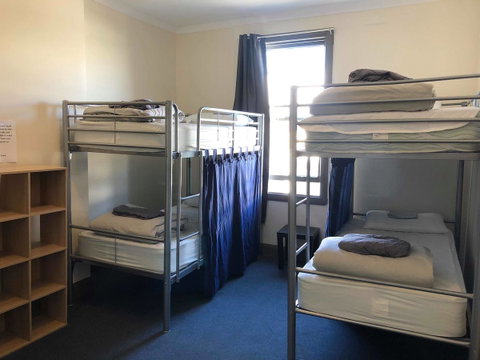 The Nook Backpackers - Kawana Tourism 8