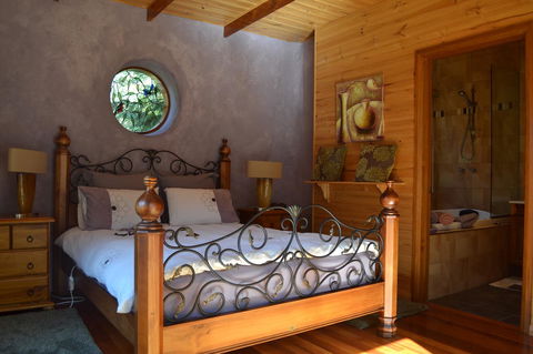 Whispering Spirit Holiday Cottages & Mini Ponies - Kawana Tourism 17