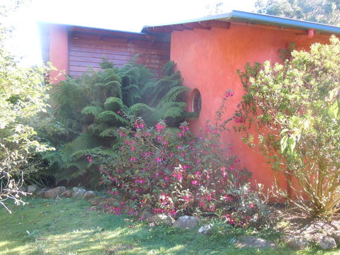 Whispering Spirit Holiday Cottages & Mini Ponies - Kawana Tourism 8