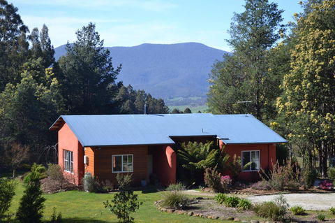 Whispering Spirit Holiday Cottages & Mini Ponies - Kawana Tourism 16