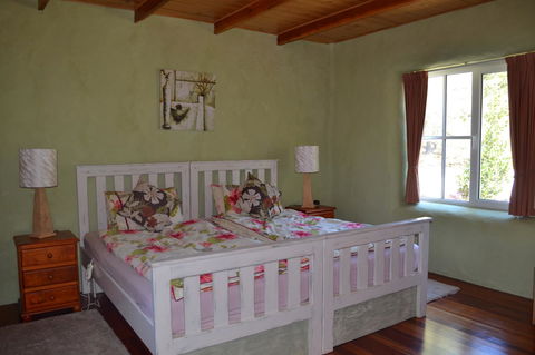 Whispering Spirit Holiday Cottages & Mini Ponies - Kawana Tourism 1