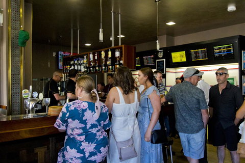 Deloraine Hotel - Kawana Tourism 13