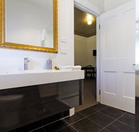 Deloraine Hotel - Kawana Tourism