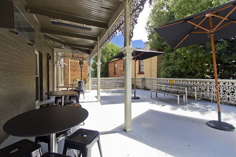 Deloraine Hotel - Kawana Tourism 28