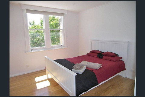 Hobart Colonial Apartment - Kawana Tourism 12