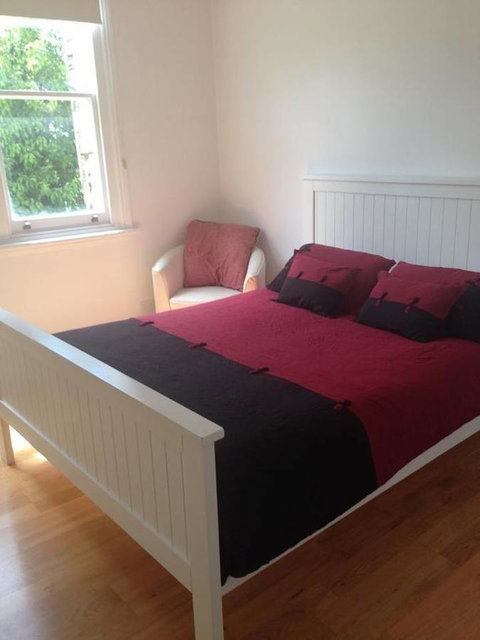 Hobart Colonial Apartment - Kawana Tourism 13
