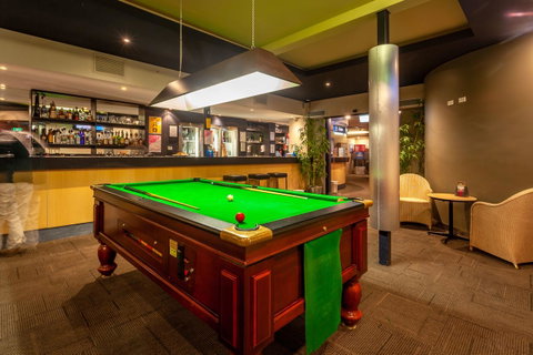 Mornington Inn - Kawana Tourism 12