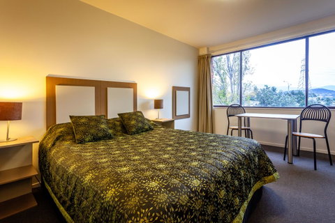 Mornington Inn - Kawana Tourism 3