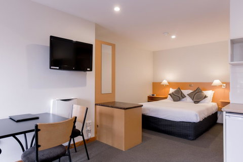 Bay Hotel Apartments - Kawana Tourism 21