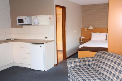 Bay Hotel Apartments - Kawana Tourism 32