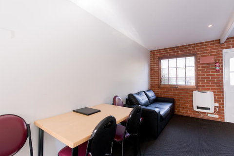 Bay Hotel Apartments - Kawana Tourism 9