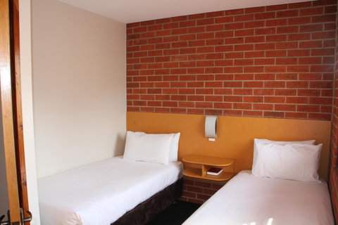 Bay Hotel Apartments - Kawana Tourism 31