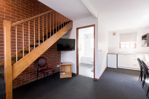 Bay Hotel Apartments - Kawana Tourism 7