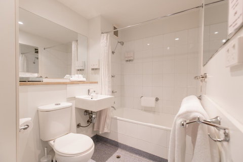 Bay Hotel Apartments - Kawana Tourism 22