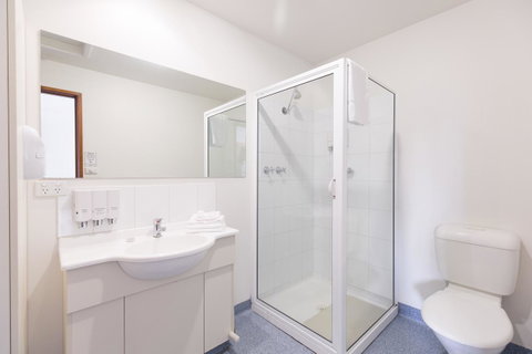 Bay Hotel Apartments - Kawana Tourism 14