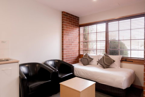 Bay Hotel Apartments - Kawana Tourism 18